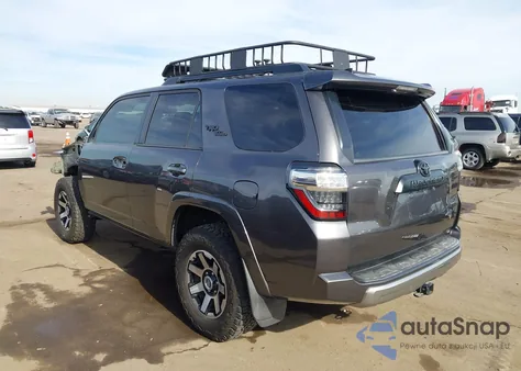 2019 Toyota 4Runner Trd Off Road z USA, uszkodzony, nr VIN JTEBU5JR1K5679785